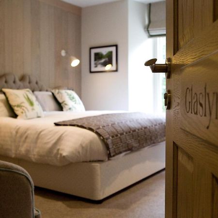 Saracens Head Hotel Beddgelert Exterior photo